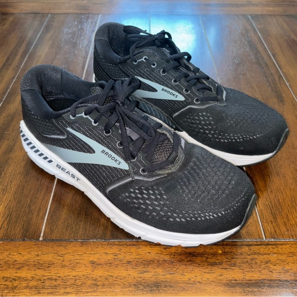 Brooks Beast 20 Black. Size